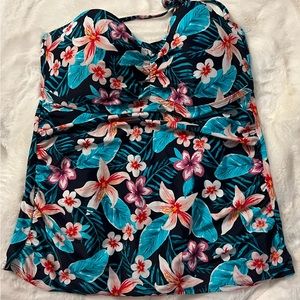 HALTER SWIM TANK, BRAND UNKNOWN